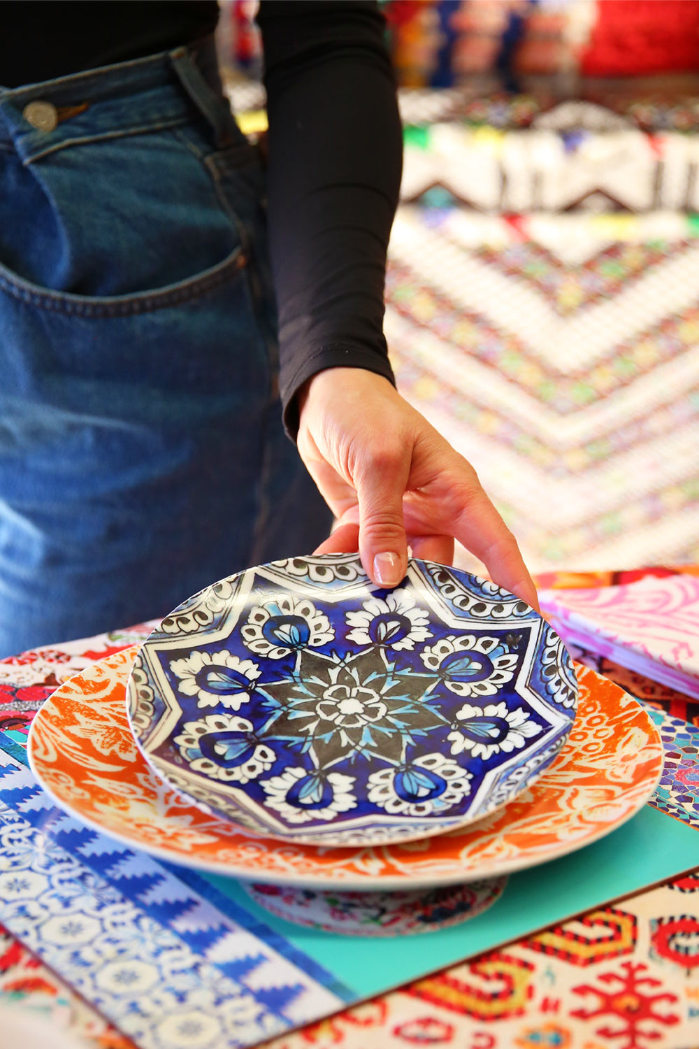 ANNA CHANDLER DINNER PLATE SET SPICE ISLAND TANGERINE