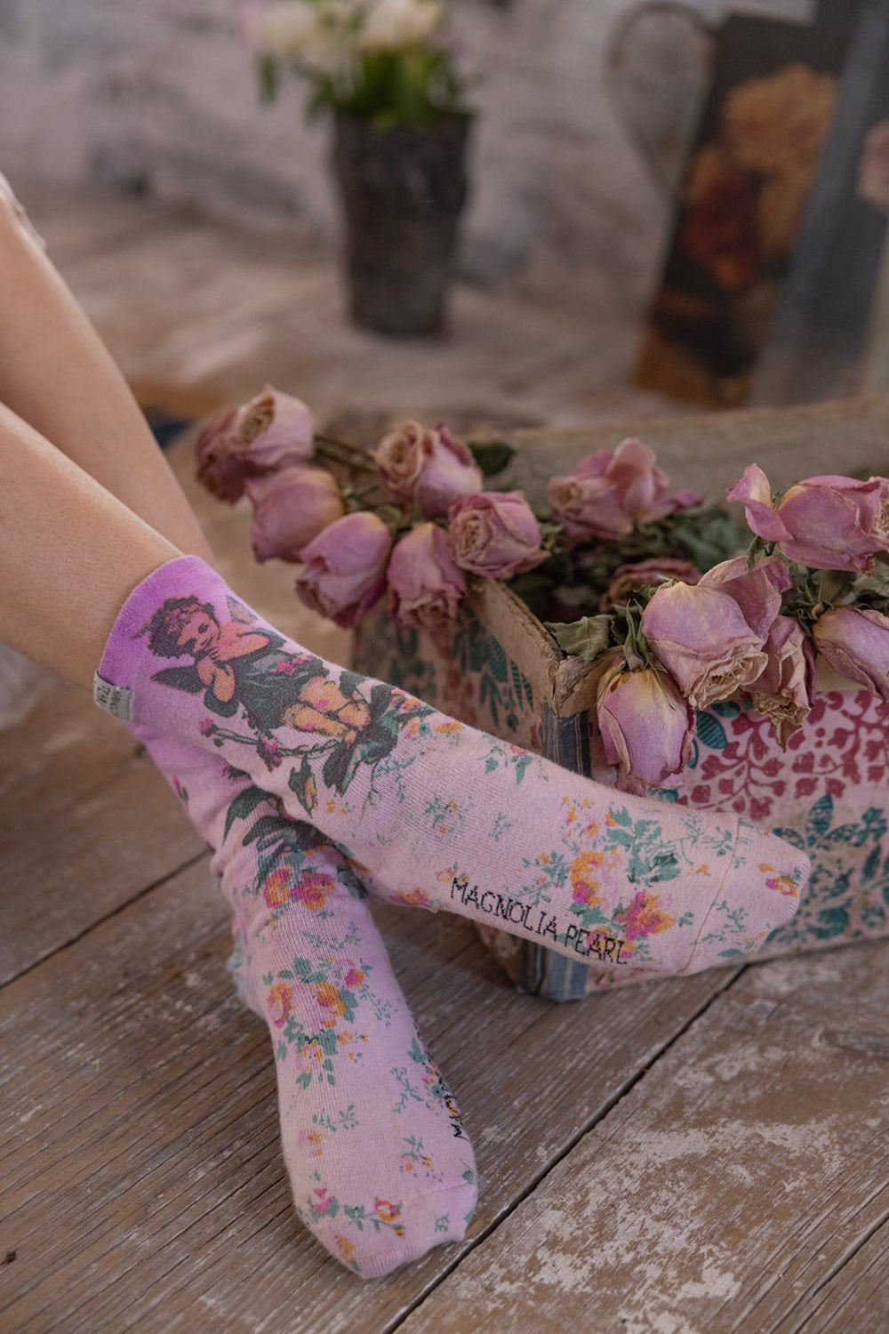MAGNOLIA PEARL MAYSIE MP SOCKS 122 CROWN OF LOVE