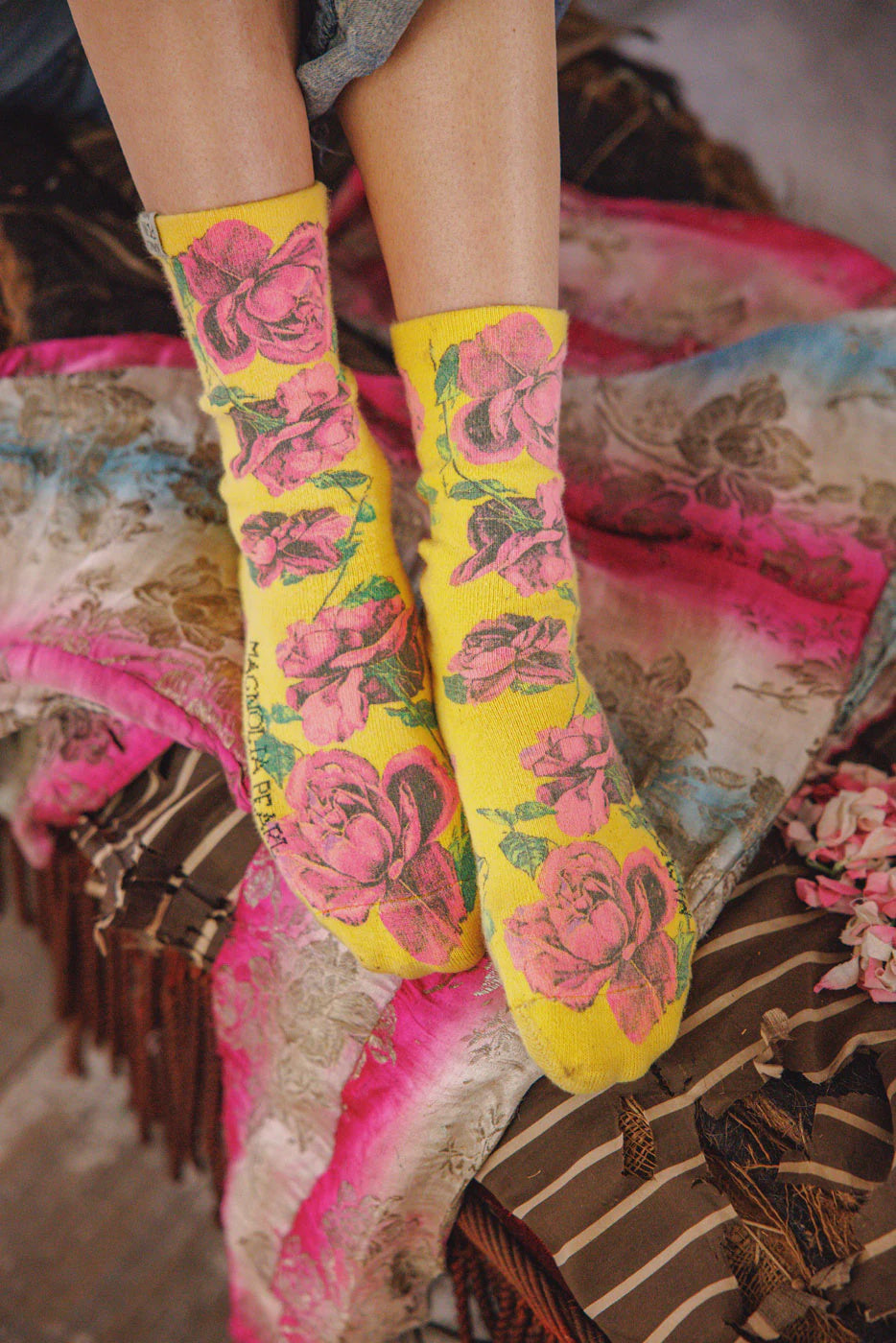 MAGNOLIA PEARL FLORAL MP SOCKS 141 MORNING ROSE