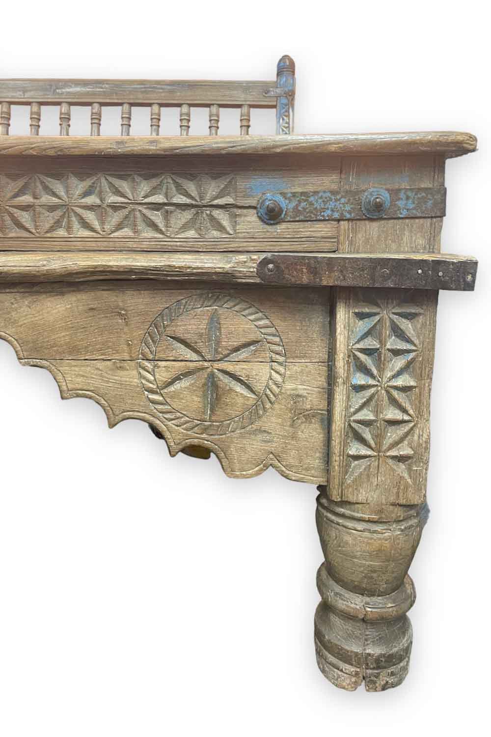 ANTIQUE INDIAN WOOD HAND CARVED DAYBED