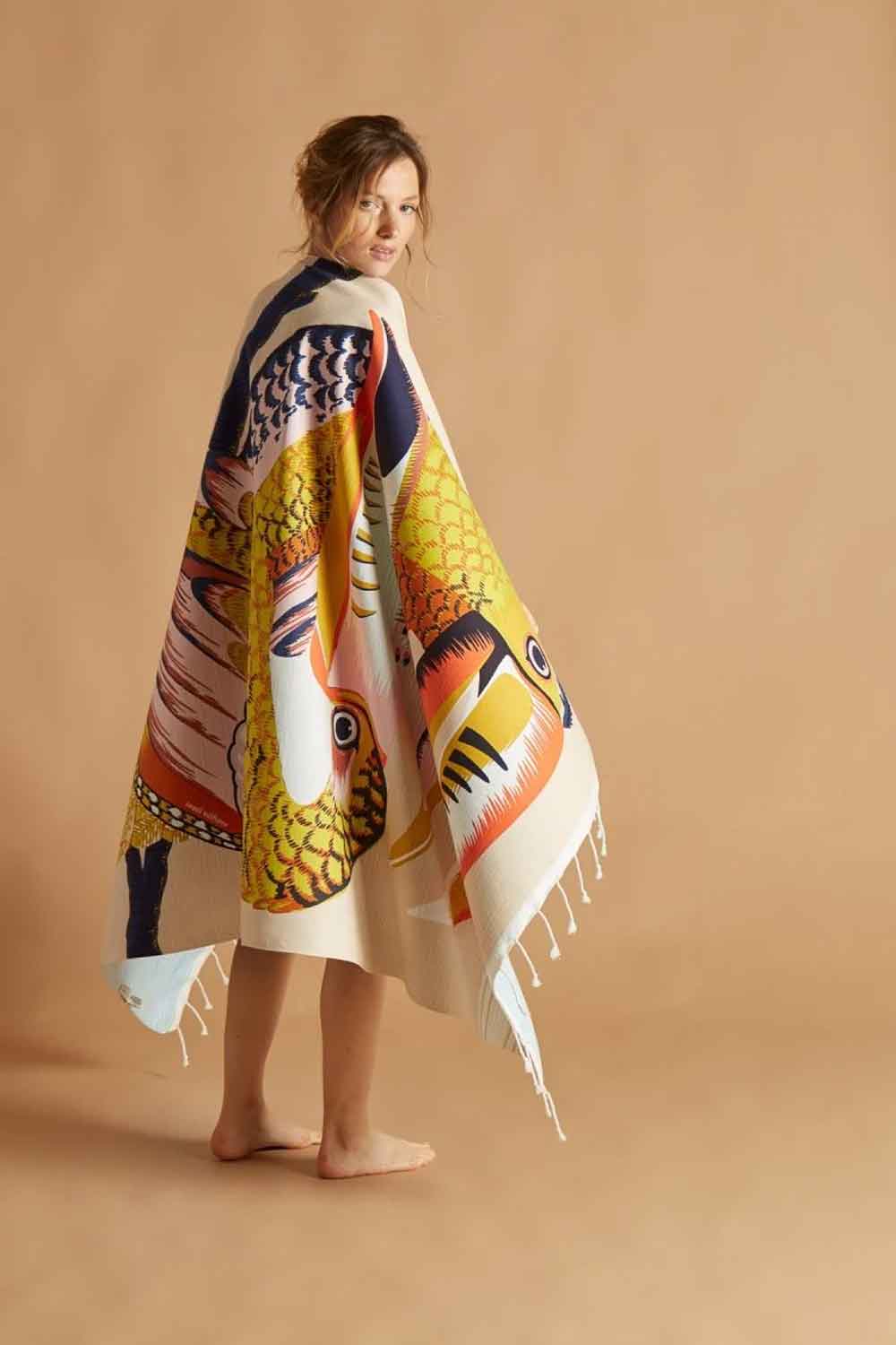INOUI EDITIONS TOWEL/THROW TOUCAN NUDE