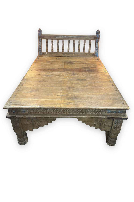 ANTIQUE INDIAN WOOD HAND CARVED DAYBED