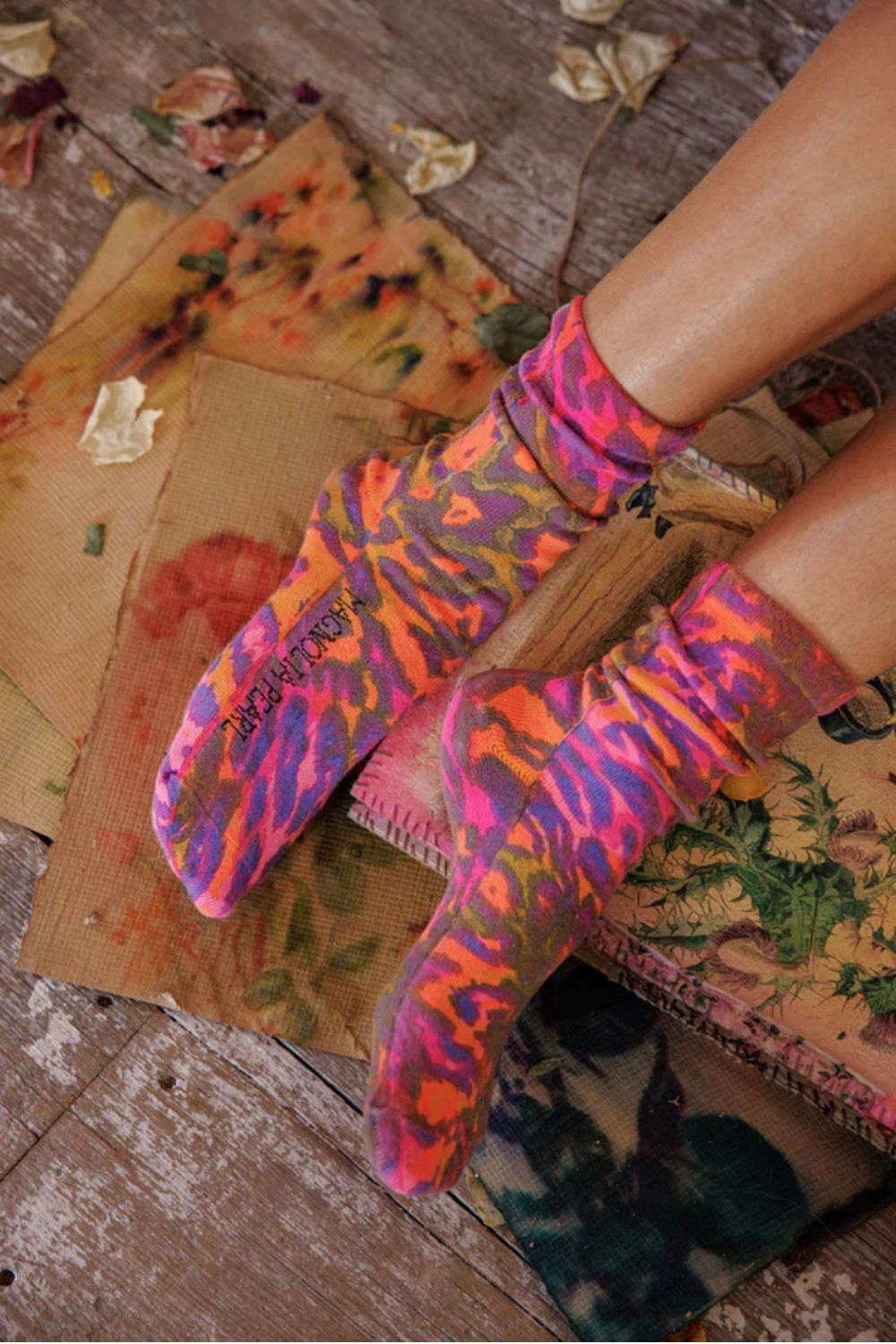 **Pre-Order** Magnolia Pearl Neon Leopard MP Socks 169 Hairband