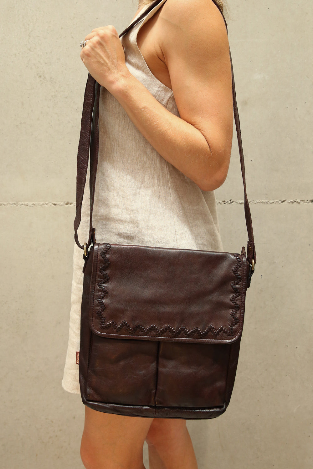Art N Vintage Tippy Crossbody Bag Coco Mocha