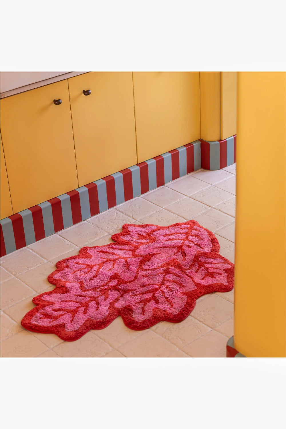 BONNIE AND NEIL PINK LEAF BATH MAT