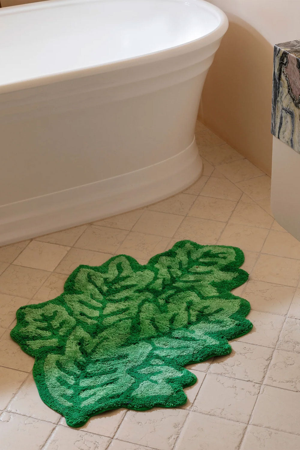 BONNIE AND NEIL GREEN LEAF BATH MAT