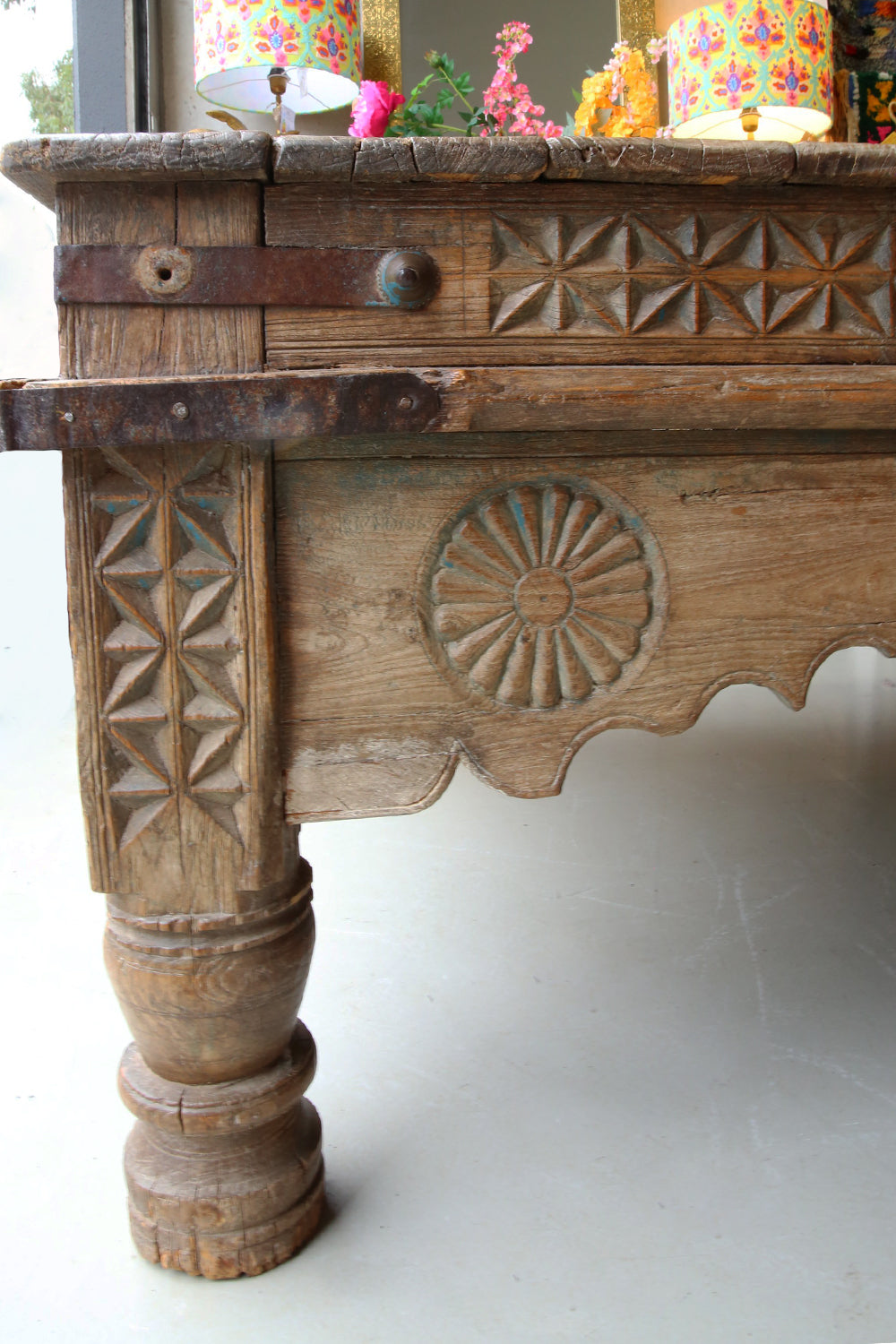 ANTIQUE INDIAN WOOD HAND CARVED DAYBED