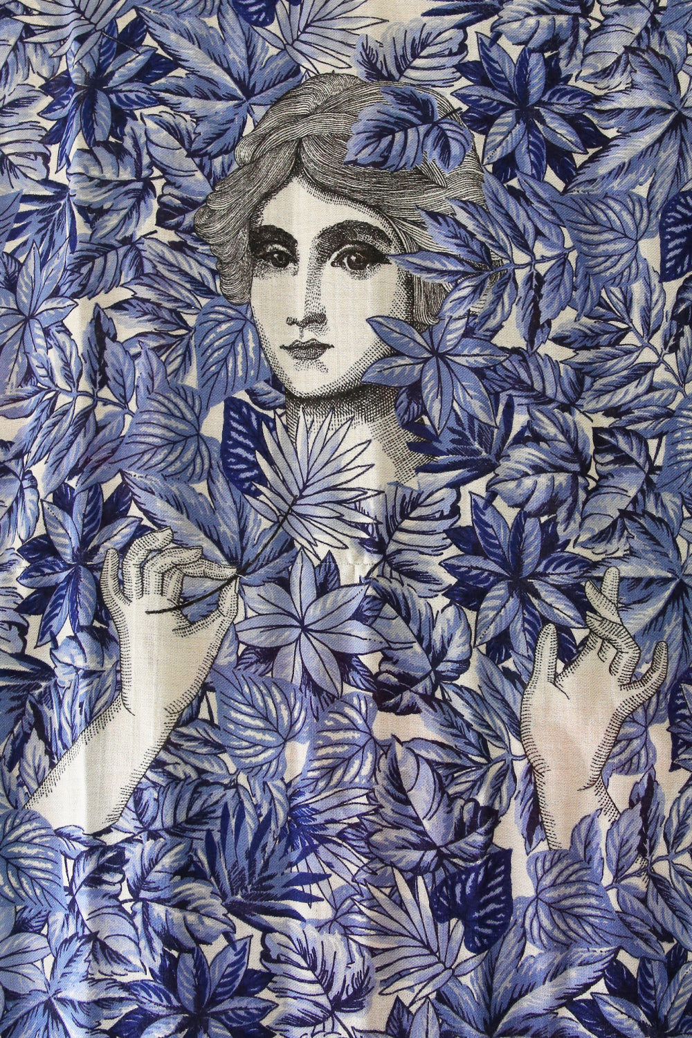 Inouitoosh Dryade White Blue Scarf