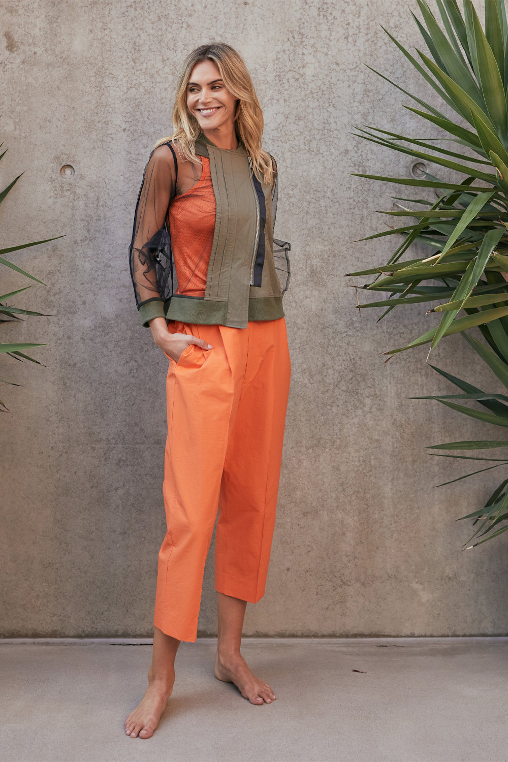 M.A. DAINTY ORANGE BIRD OF PARADISE CROPPED PANTS ORANGE