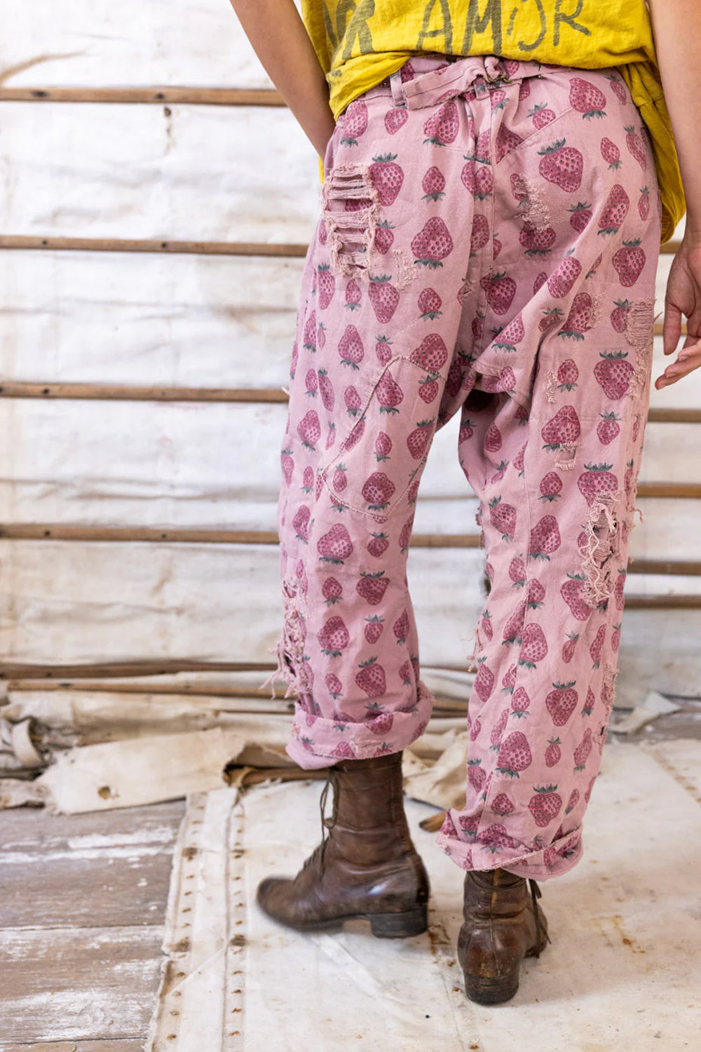 MAGNOLIA PEARL STRAWBERRY PROVISION TROUSER PANTS 319 SWEET KISS