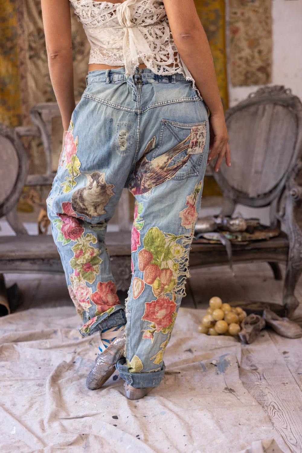 **PRE-ORDER** MAGNOLIA PEARL FLORAL APPLIQUE MINER DENIMS PANTS 371 WASHED INDIGO