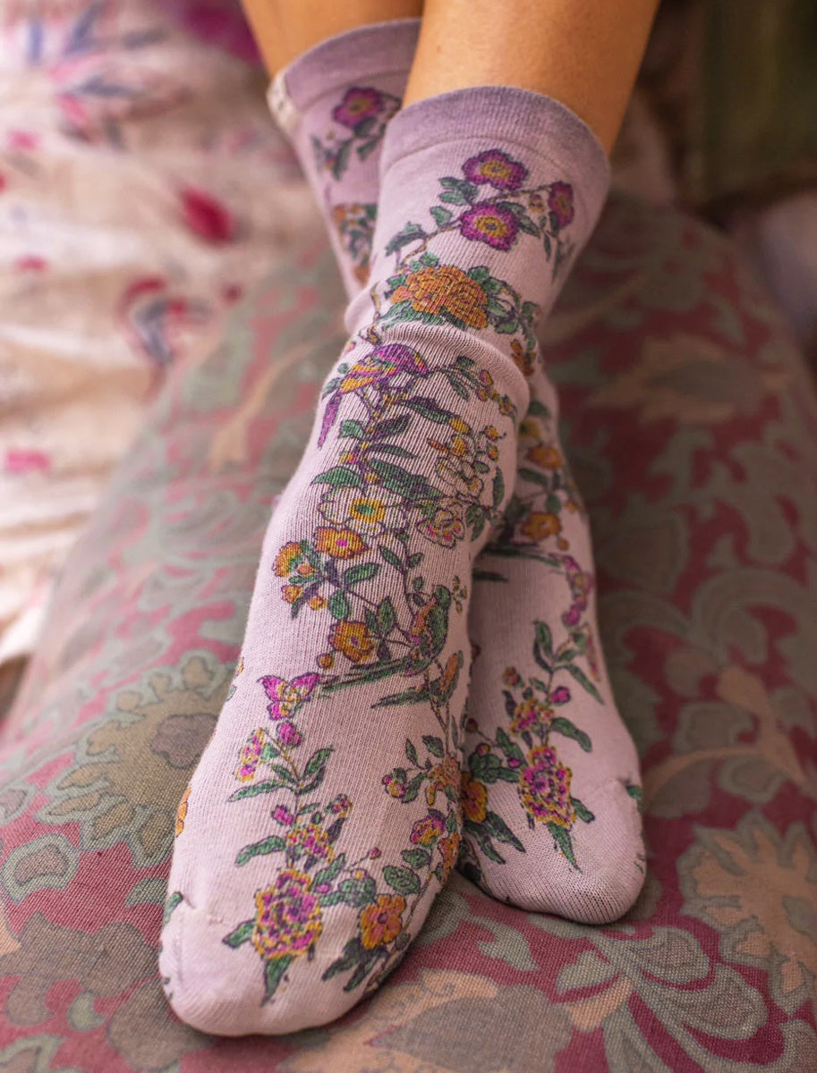 **PRE-ORDER** MAGNOLIA PEARL FLORAL WOVEN SOCKS 080 THERE&