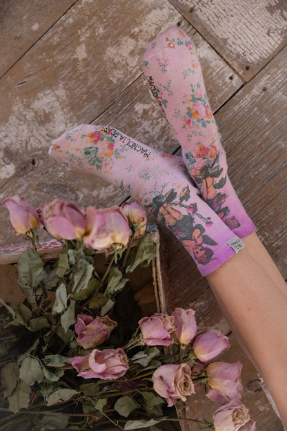 MAGNOLIA PEARL MAYSIE MP SOCKS 122 CROWN OF LOVE