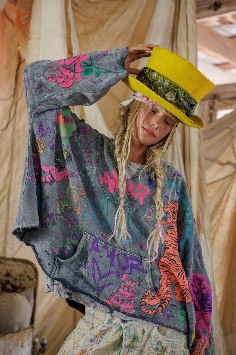 **PO** Magnolia Pearl Graphics Raji Hoodie Top 2983 Prince