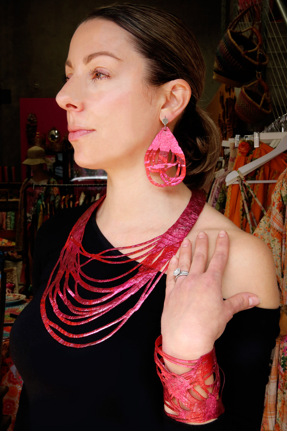Si Sabato Isabel Illusion Wrap Cuff Magenta