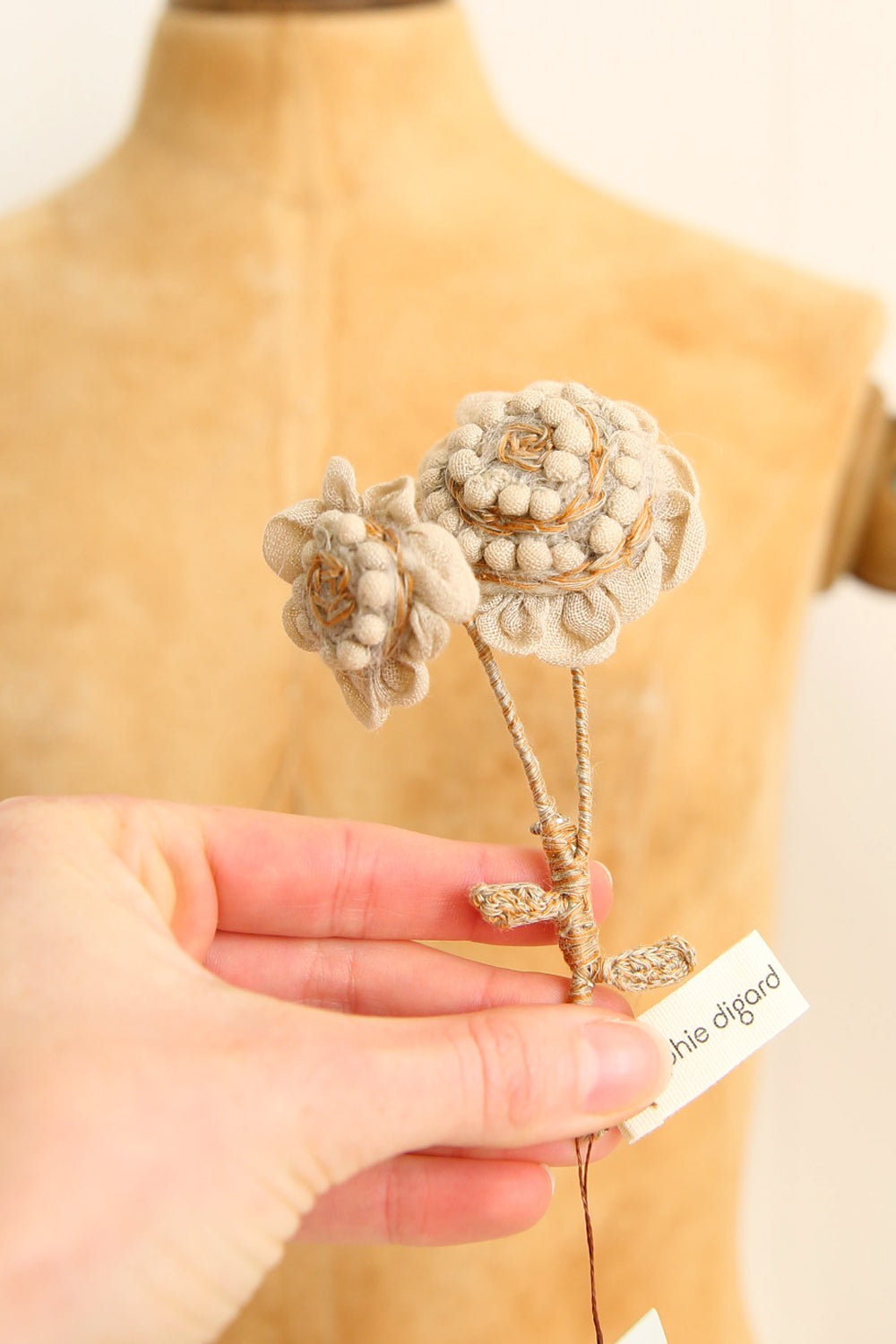 SOPHIE DIGARD SOLOGNOTE POSIE BROOCH TAUPE