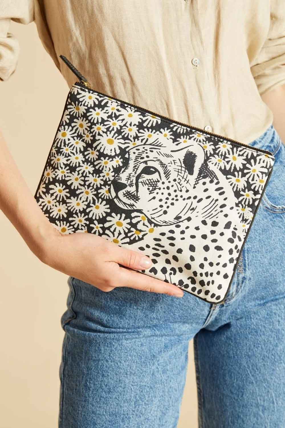 INOUI EDITIONS POUCH PAMPA BLACK