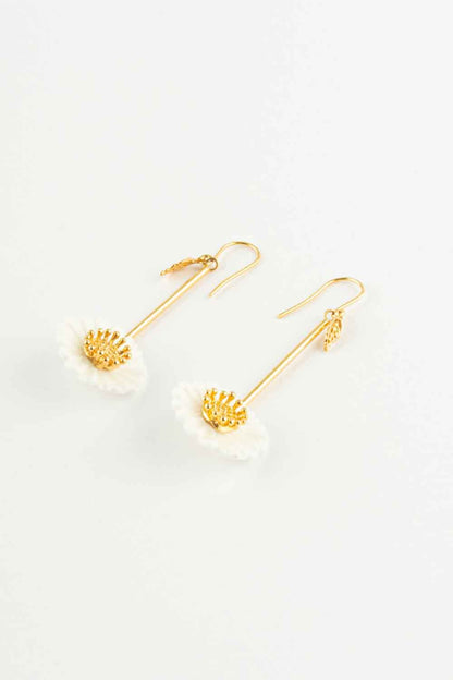 NACH DAISY GOLD PISTILL PENDANT EARRINGS